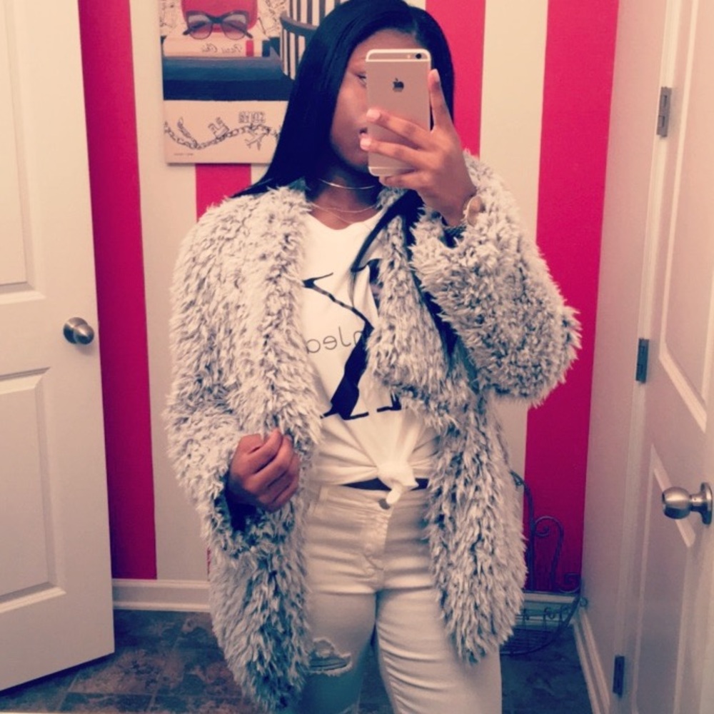 Grey Shaggy Fur Jacket 🧥